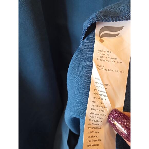 Fabletics Scrub Top 4x Womens Plus Size Blue V Neck Short Sleeve Medical Office - Picture 4 of 5